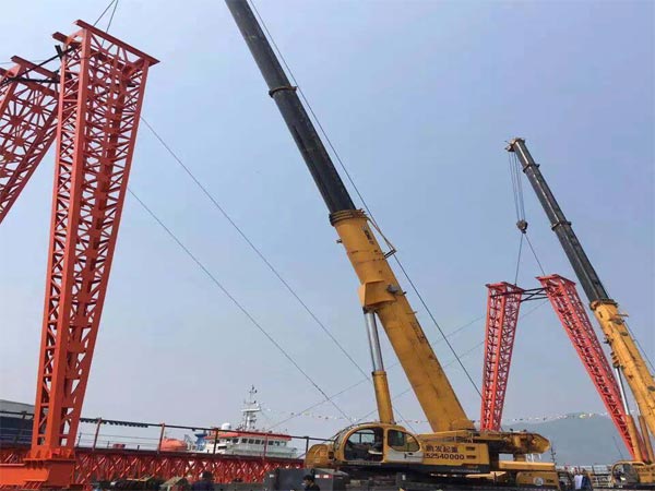 花架雙主梁門(mén)式起重機